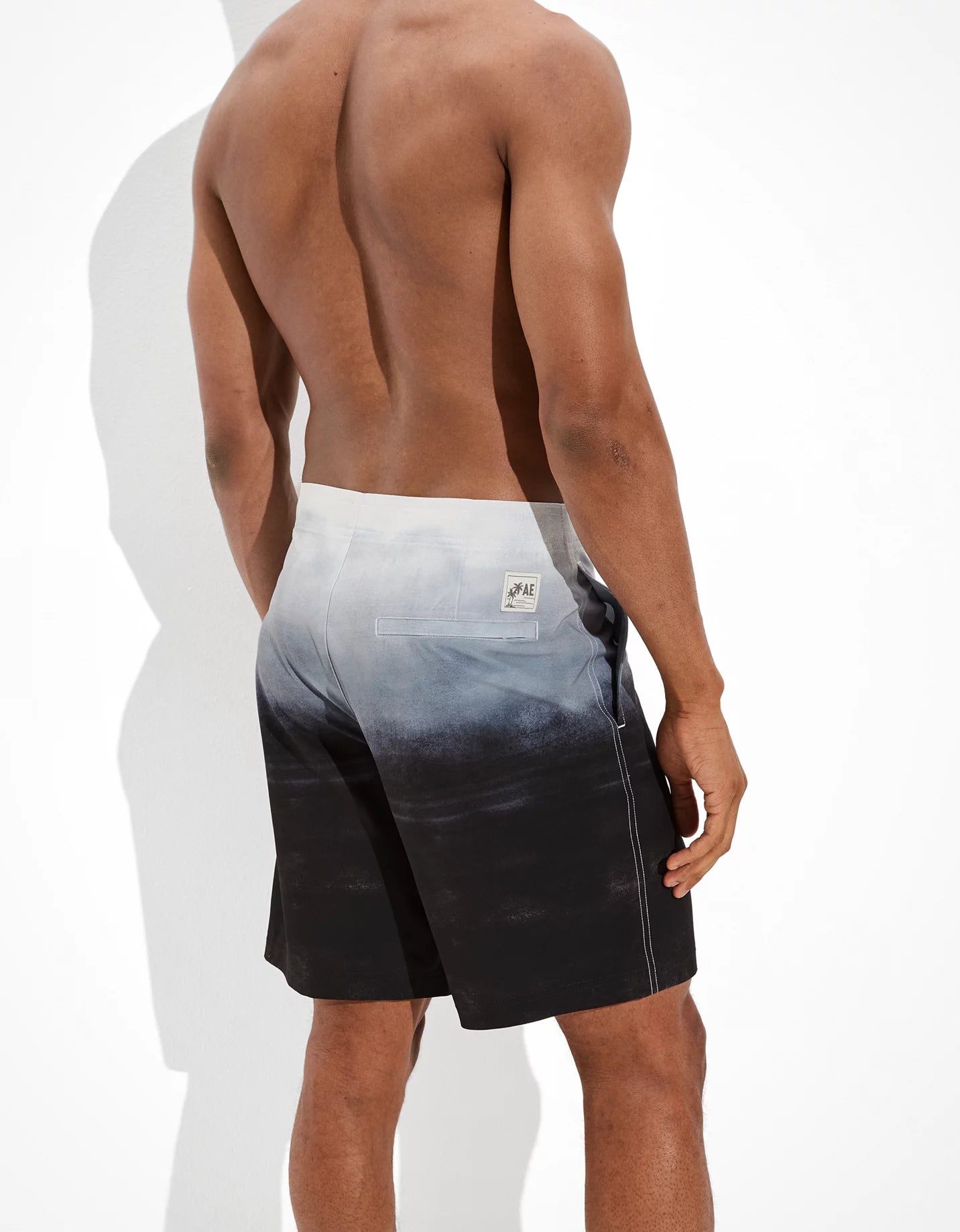 AE 9" Ombre Classic Board Short